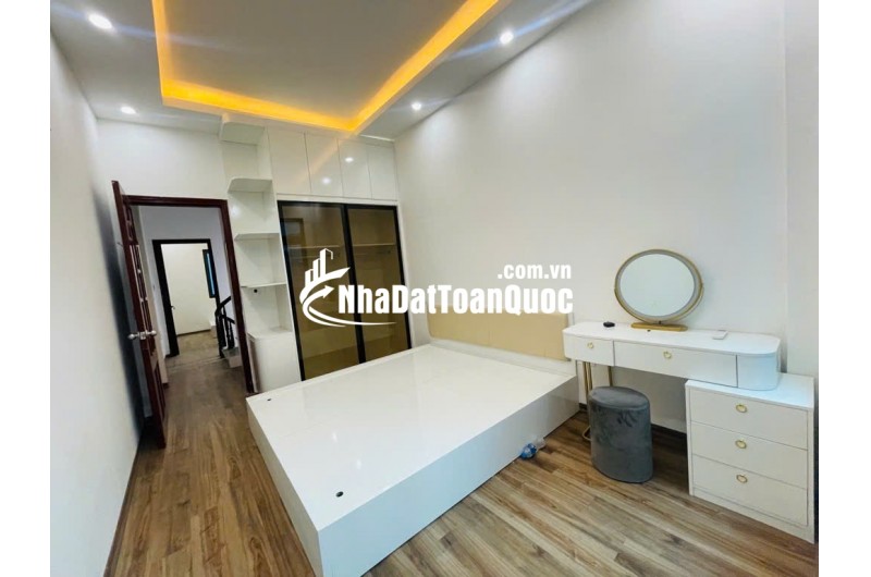 Bán nhà Vũ Tông Phan - Thanh Xuân - nhà mới - 5 tầng - 6 Ngủ - 9,,3 tỷ